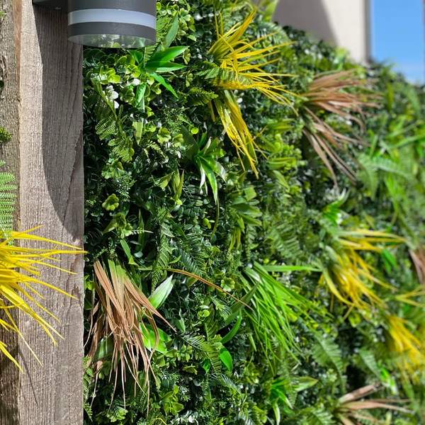 artificial green walls vs real living green walls